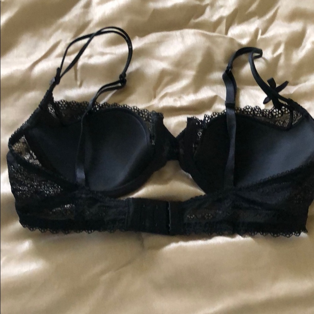 Lacy bra - Picture 3 of 5